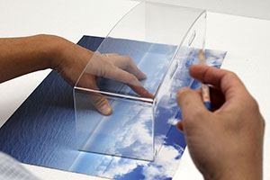 �f�B�X�v���C�P�[�X�ւ̃W�I���}�V�[�g(mini)�ݒu�@�̏Љ�摜